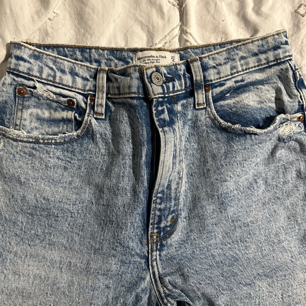 Abercrombie & Fitch Light Wash High Rise Women’s Jeans